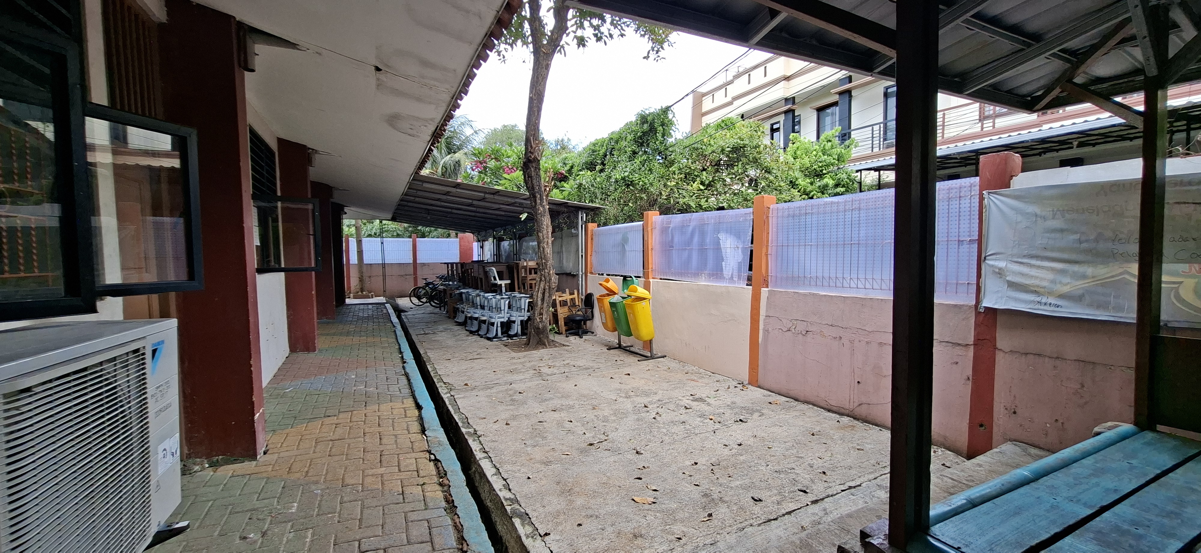 HALAMAN BELAKANG SMPN 282 JAKARTA