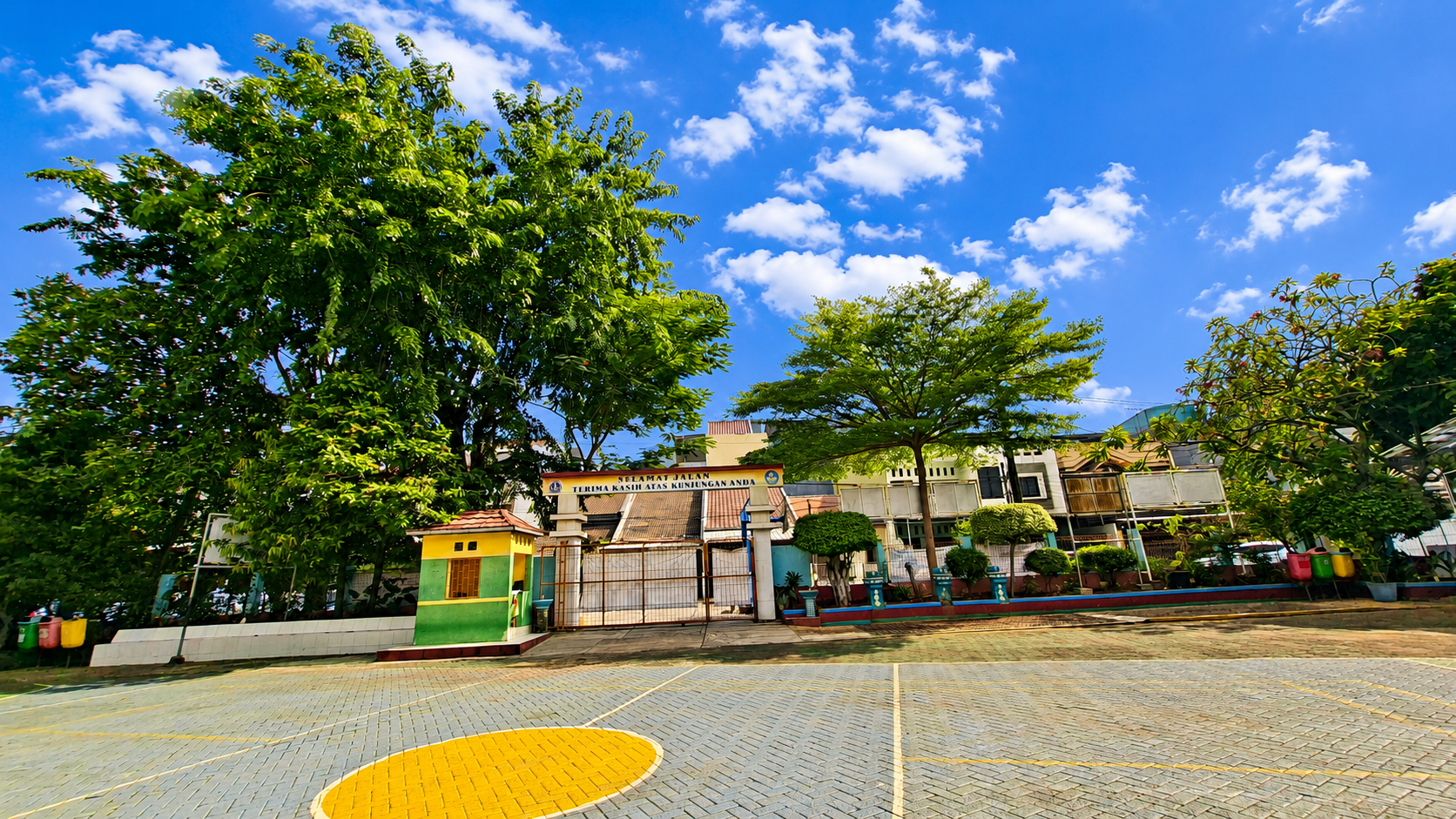 HALAMAN DEPAN SMPN 282 JAKARTA