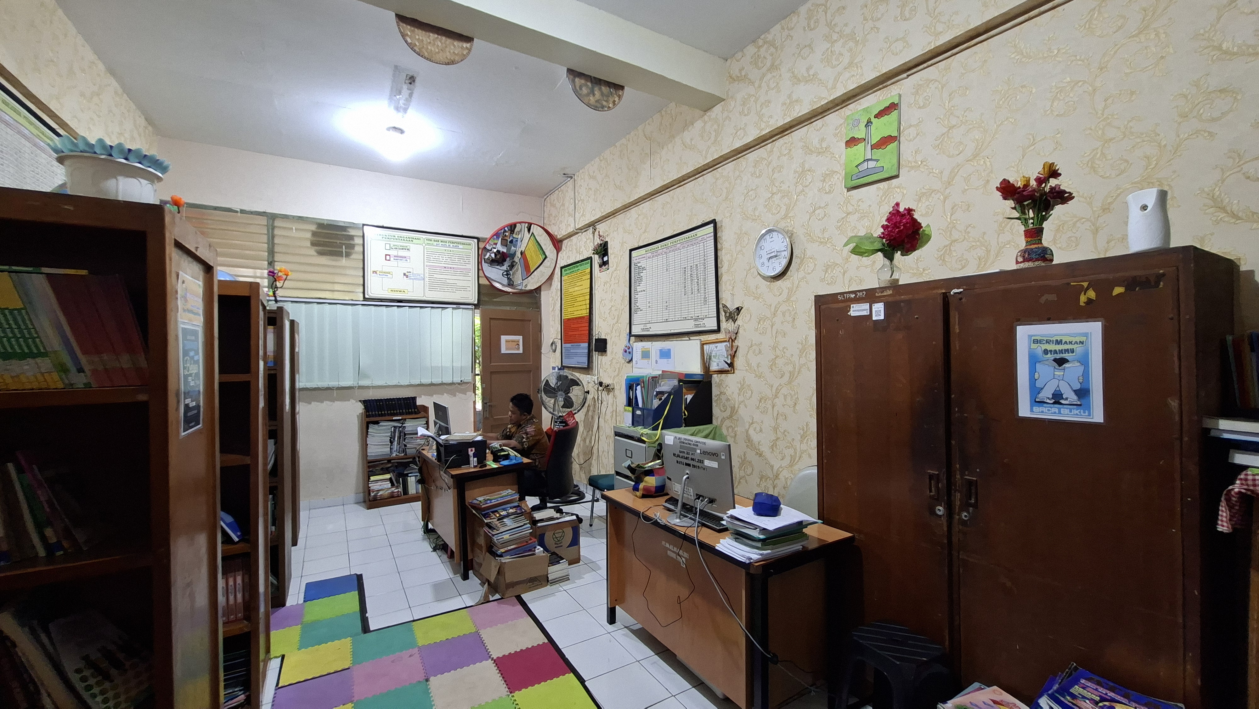 PERPUSTAKAAN SMPN 282 JAKARTA